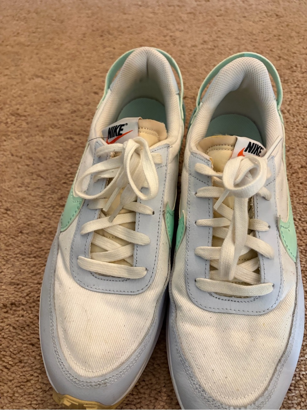 Nike Men's White and Mint Green Sneakers
